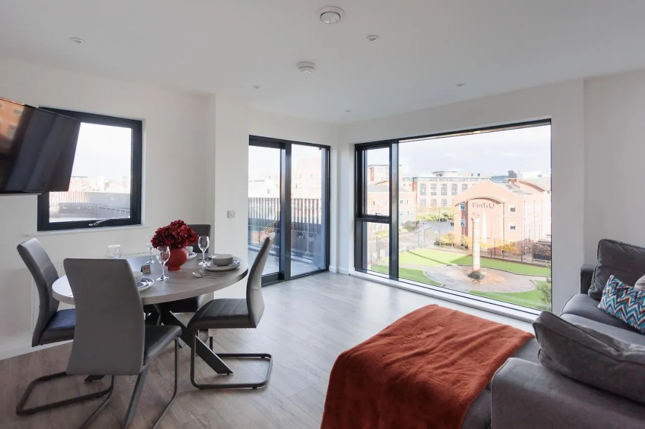 Modern 3 Bedroom Flat In Belfast City Center With Terrace 0*,  Reino Unido