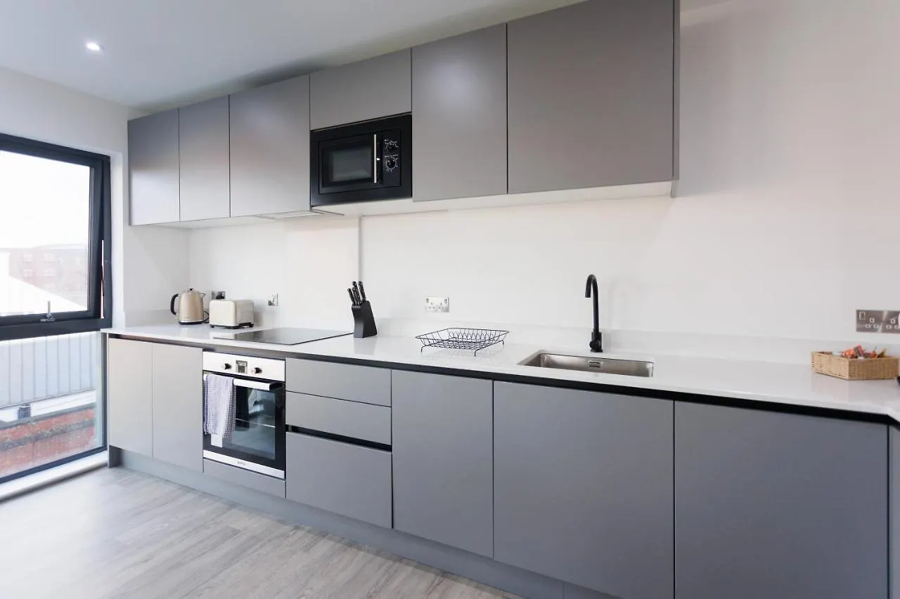 Modern 3 Bedroom Flat In Belfast City Center With Terrace Apartamento